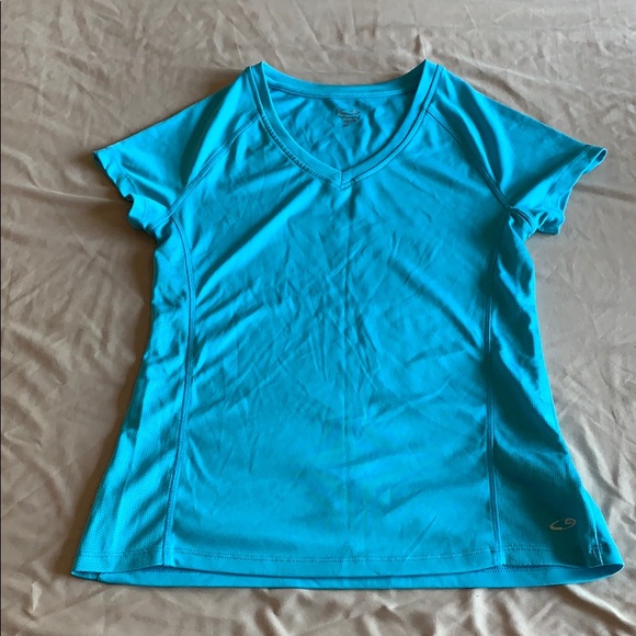 Activewear T-Shirt - Picture 1 of 2